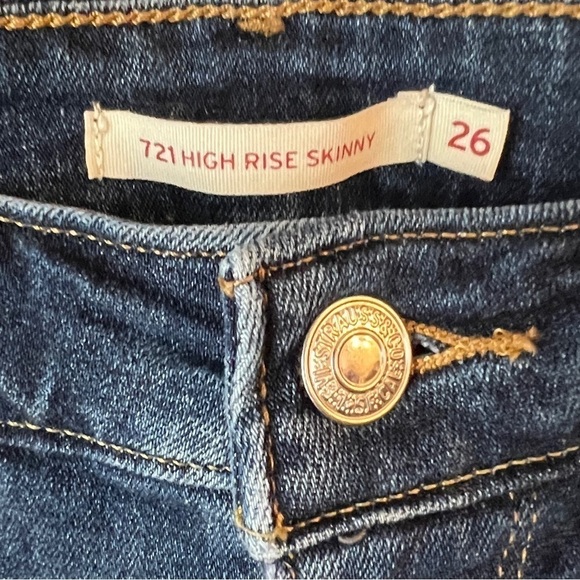 LEVI’S Women’s Dark Wash Distressed 721 High Rise Skinny Jeans Size 26 - Picture 3 of 5